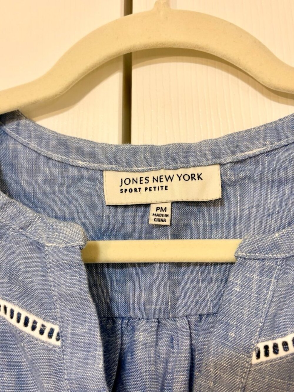 Jones New York Blue Linen Short Sleeve Blouse with White Trim Medium Petite MP - Picture 3 of 7